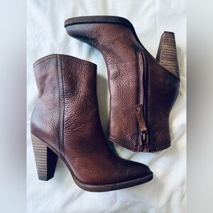 New Zodiac brown leather booties Size 6.5